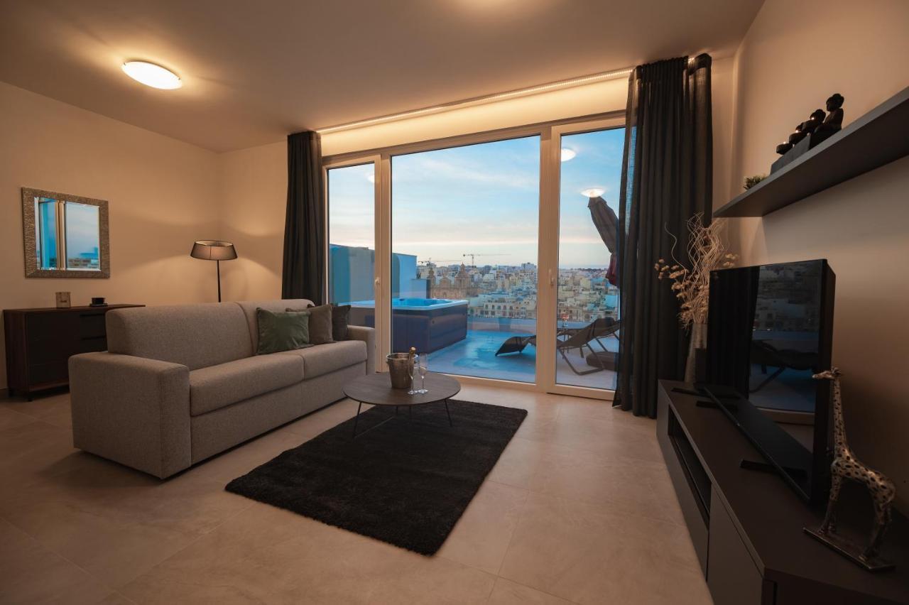 The Address Seafront Suites With Hot Tub Pietà 외부 사진