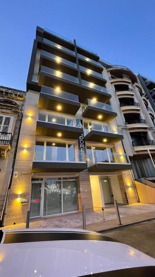 The Address Seafront Suites With Hot Tub Pietà 외부 사진