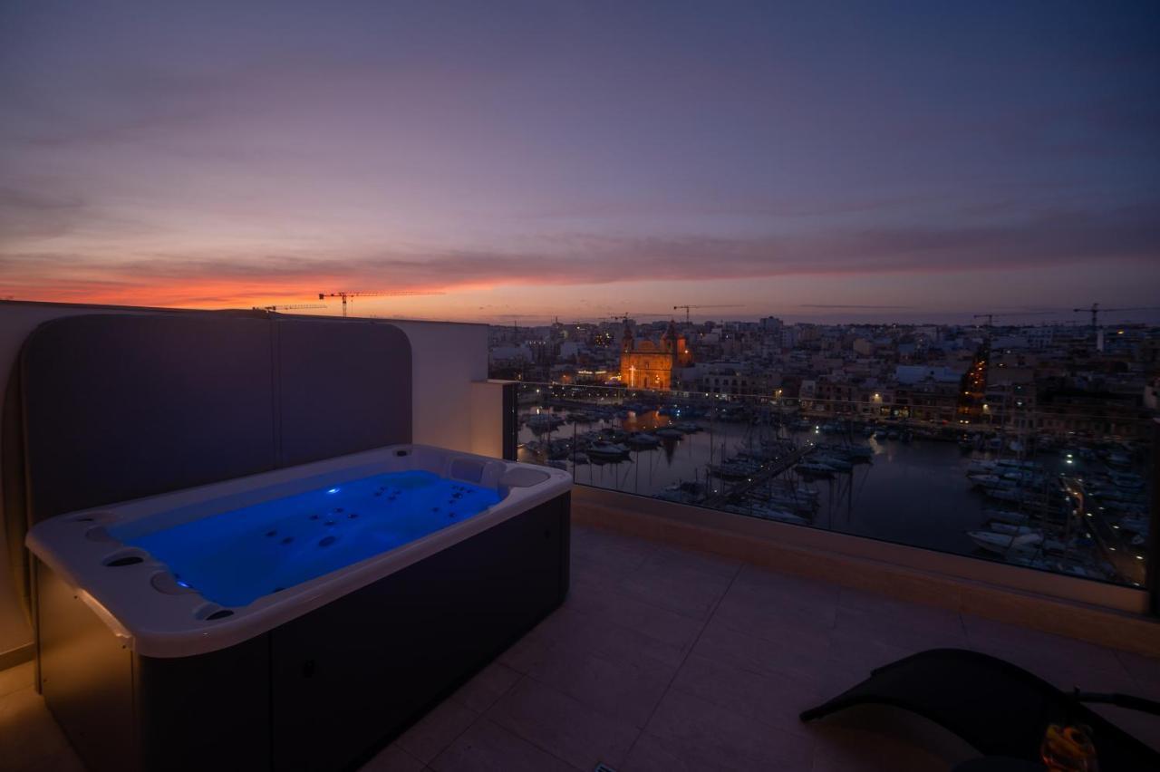 The Address Seafront Suites With Hot Tub Pietà 외부 사진