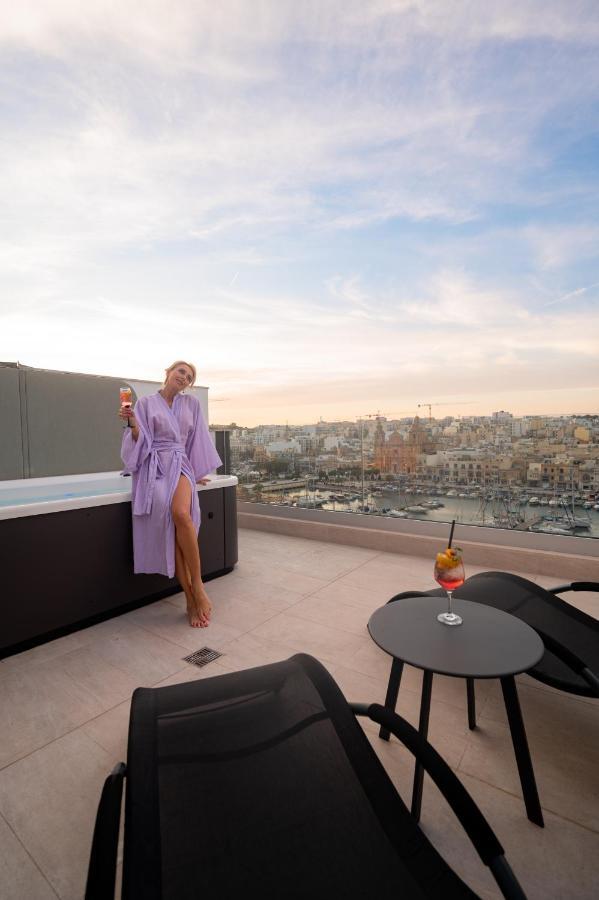 The Address Seafront Suites With Hot Tub Pietà 외부 사진