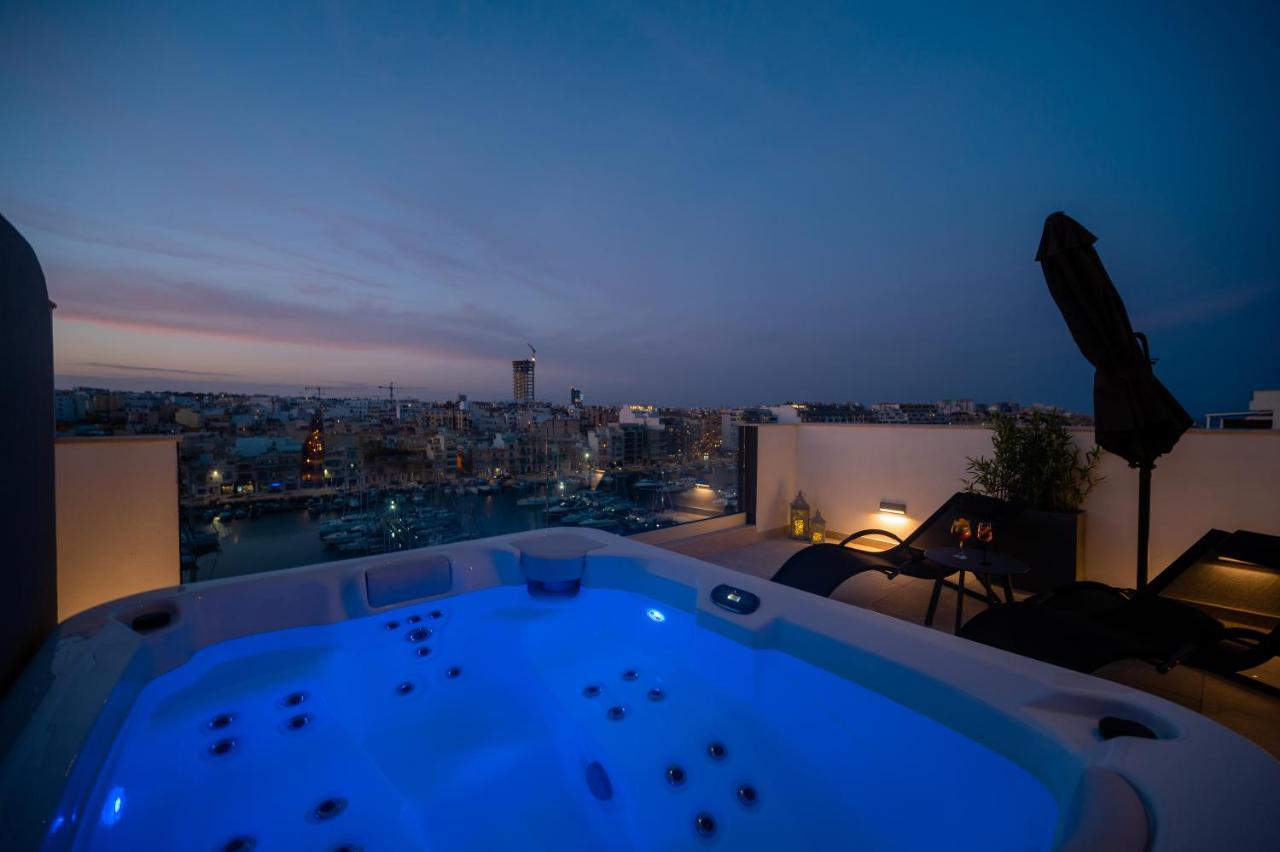 The Address Seafront Suites With Hot Tub Pietà 외부 사진